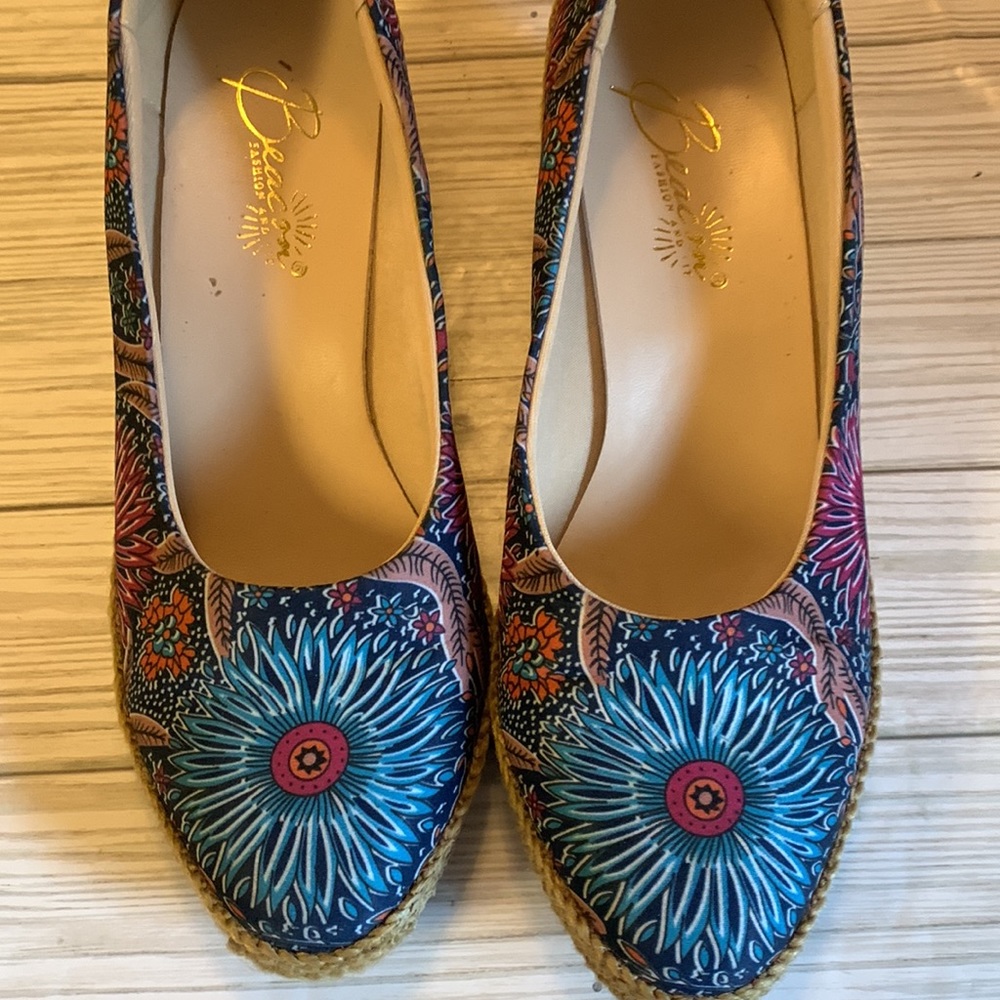 Beacon Boho Embroidered Espadrille Loafer wedge Shoe Sz 8